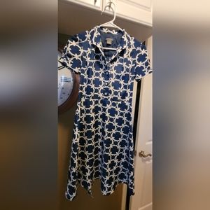 Super stylish Ann Taylor dress that is in Excellent Used Condition